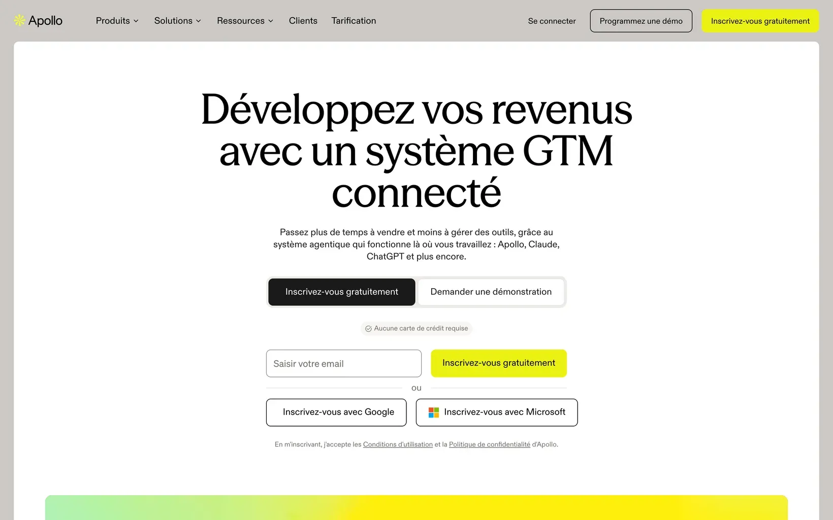 Accueil d’Apollo.io en français, avec inscription gratuite et demande de démonstration